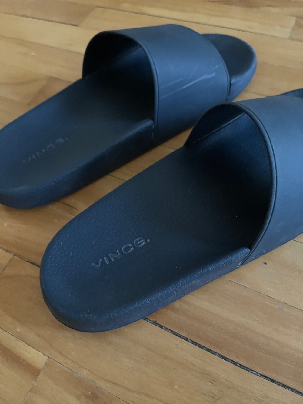 Vince. navy pool slides - Size 39